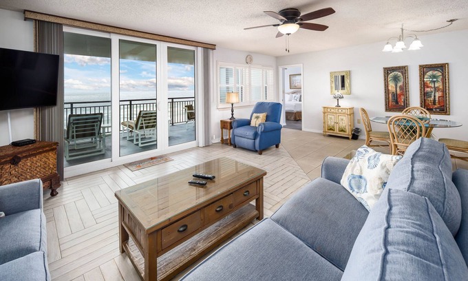 Fort Walton Beach Condo | Nautilus 1702 - Gulf Front 2BD/2BA 7th Floor. Free Beach Service 3/1-10/31