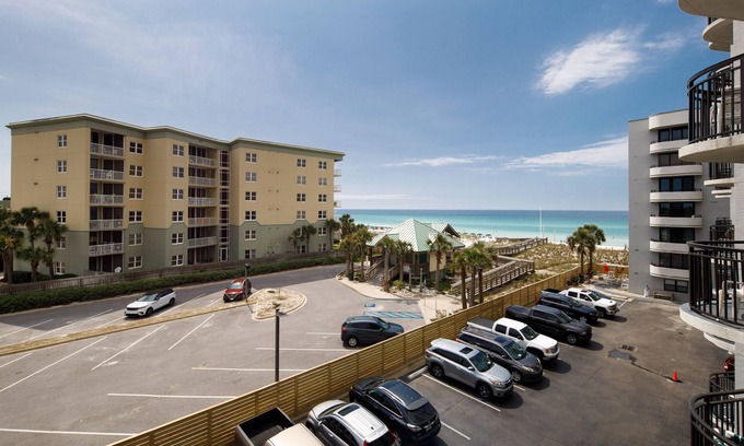Fort Walton Beach Condo | Nautilus 2411 Gulf View 2BD/2BA 4th Floor. Free Beach Service 3/1-10/31