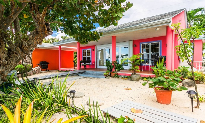 West Bay Cottage | Nautilus Cottage - Charming 7 Mile Beachfront Cottage by Cayman Villas