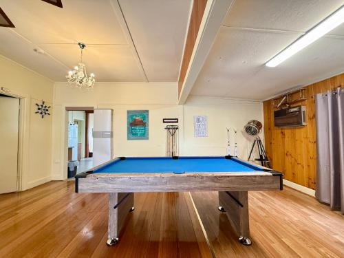 Rosebud House | Nautique Beach House - Rustic and Charming, Walk 2 Beach & Shops
