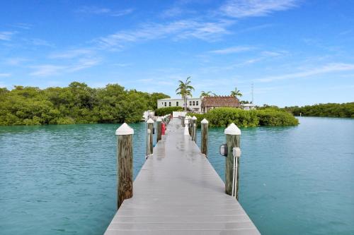Marathon House | Navigate Stays Private Home with Pool Hot-Tub & Dock