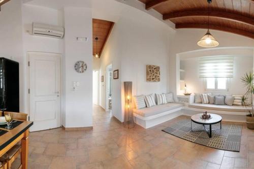Chalkio House | Naxos Chalkion Beautiful Detsis House with jacuzzi