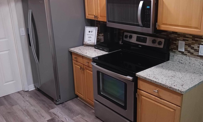 Pine Hills House | nCozy Vacation home in Orlando close to Disney, Universal and shopping outlets.