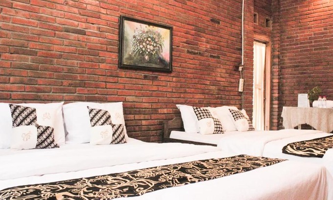 Ngaglik Hotel | nDalem Joglo Krawitan Syariah