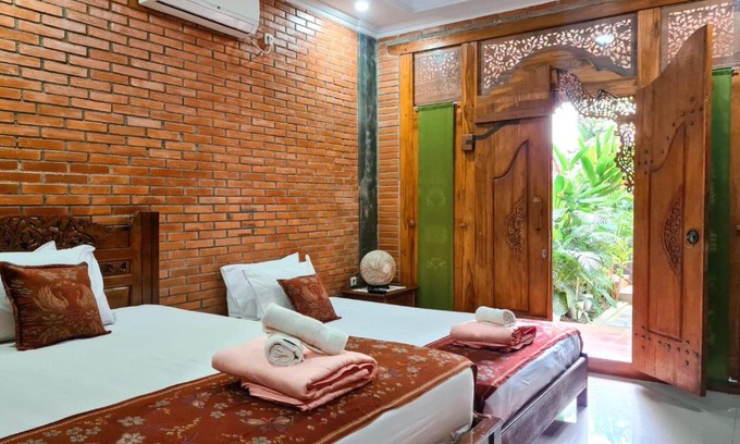 Yogyakarta House | Ndalem Suryo Saptono Guest House