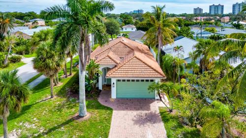 Naples Park House | Neapolitan Vacation Rental