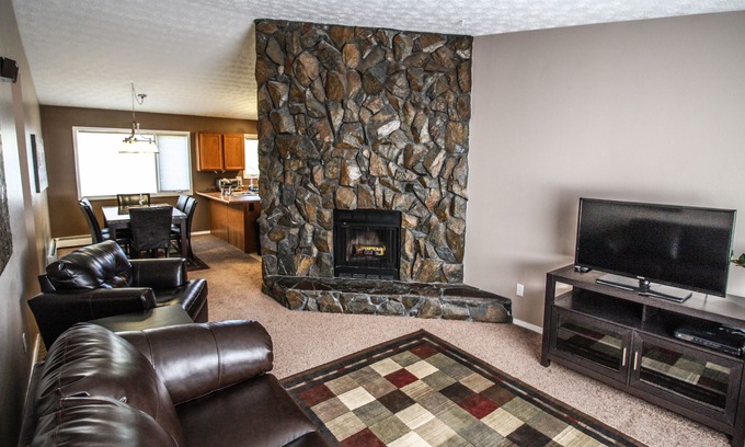 Turnagain Condo | Near Anchorage Airport, Lake Hood And The Cook Inlet Coast