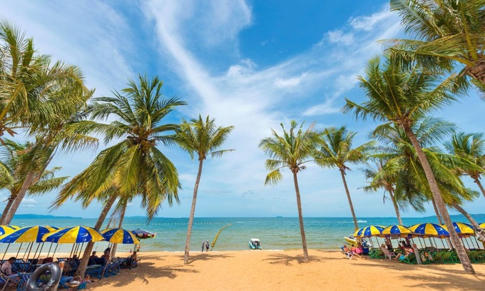 Na Chom Thian Apartment | Near beach, Amazing Pool &Clean room Pattaya