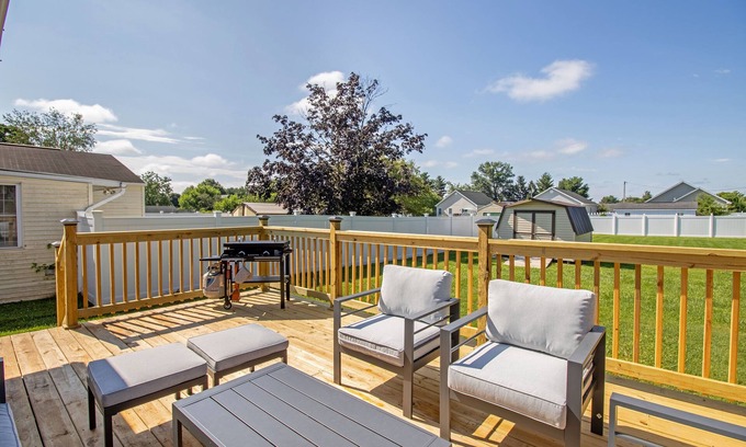 Bridgewater House | Near Bridgewater College & JMU, Renovated Small Town Cottage Home!