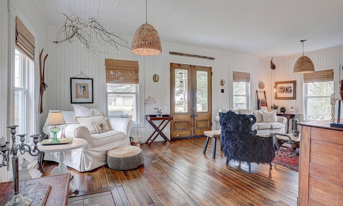 Foster Ski Chalet | Near Brome Lake - The charm of a century-old house - Pine Grove