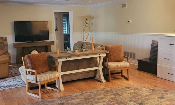 Martinsville House | Near Forest Park Country Club with trailer friendly wraparound driveway