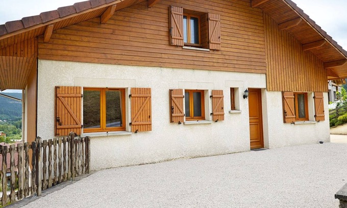 Le Tholy Ski Chalet | Near Gérardmer - Chalet Le Grizzli for 8 people with breathtaking views