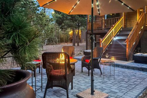 Torreon House | Near Golf and Hikes Torreon Cabin with Furnished Deck