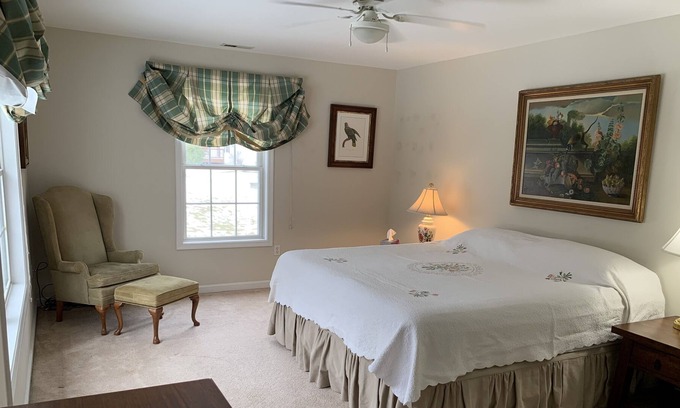 Markham House | Near Great Meadow-15min to The Plains, VA~2 BR,1.5 Baths. DTV, wifi. Off I-66