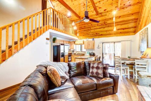 Pinetop-Lakeside House | Near Hiking Cabin with Hot Tub in Lakeside!