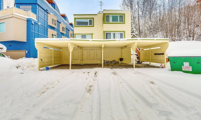 South Addition Condo | Near Hiking: Cozy Anchorage Retreat w/Fireplace!