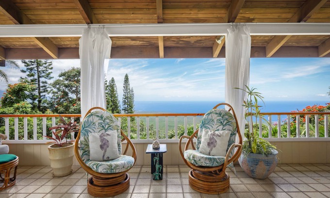 Honaunau-Napoopoo House | Near Historic Kealakekua Bay, Elevation, Close to Shops, Tranquil Retreat