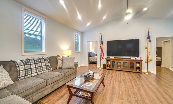 Deep Water House | Near Kanawha River: Unique Renovated Home w/Yard!