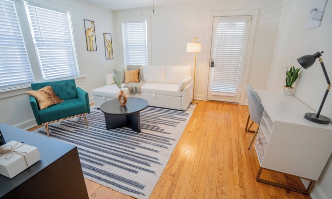 Kansas City Apartment | Near KU MED! Renovated Apt perfect for long stays