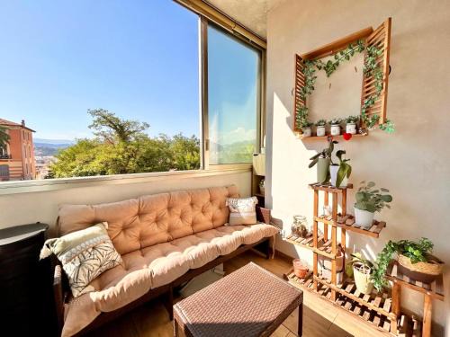 Riquier Apartment | Near Port & City - Private Parking & Breakfast - Full apartment