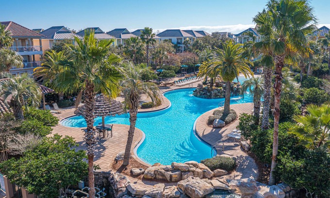Villages of Crystal Beach House | Near the Beach ~ Gated Community ~ Lagoon Style Pool