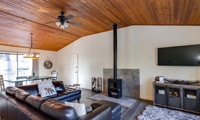 Groveland Cabin | Near Yosemite! STAY HERE! Upgraded Cabin in Pine Mountain Lake