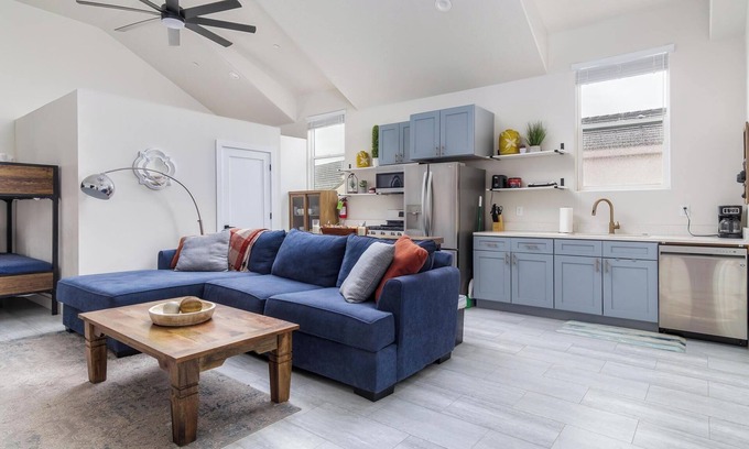 Hurricane House | Near Zions/Waterpark/lake - Guest House - Sleeps 7