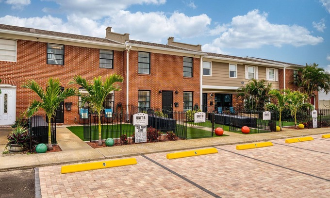 Indian Harbour Beach House | NEARBY BEACH/KING BEDS/BBQ TWO SIDE BY SIDE TOWNHOMESWITH PRIVATE YARDS