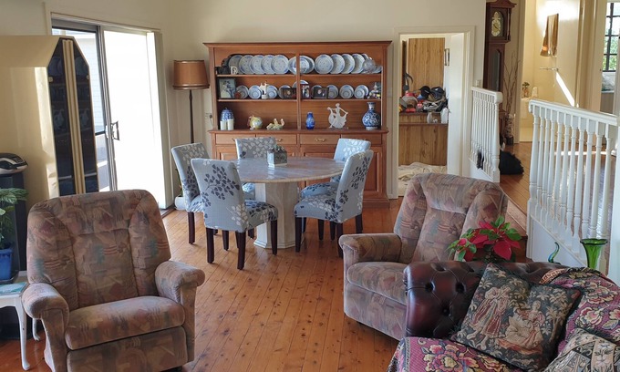 Kiama Downs House | Neat family home with lots to do at your door step with great view and air con