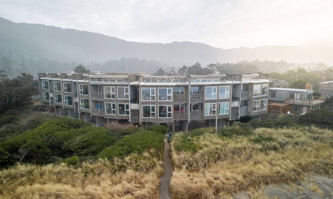 Rockaway Beach Condo | Nedonna Views - 2 Adjacent Condos