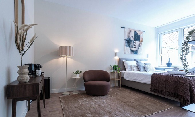 Municipality of Tilburg Apartment | Need peace to focus? This quiet spot near University Tilburg offers an affordable stay with green surroundings, shared facilities, and easy access to campus.