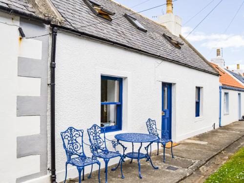 Cullen House | Needle Cottage