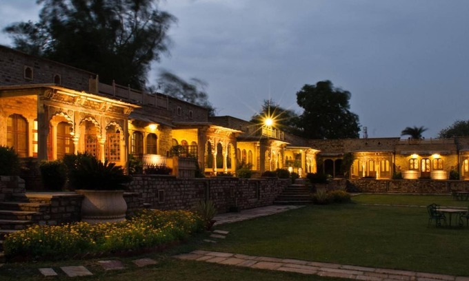 Gwalior Hotel | Neemrana's - Deo Bagh