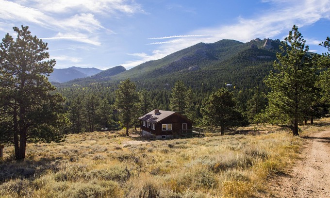 Estes Park House | Neighbors Rocky Mountain NP/YMCA of the Rockies/WiFi/Spacious/baby friendly