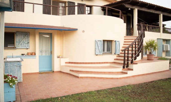 Bindua Apartment | Nel verde del Villaggio - Casetta Celeste