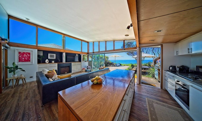Boomerang Beach House | Nellies North Beach House