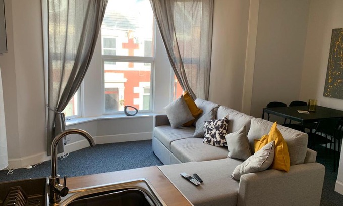 Largs Apartment | Nelson st (MAYBOLE)