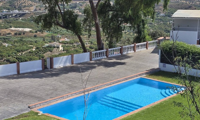Nerja Villa | Nerja Paradise Rentals - Villa Alminares