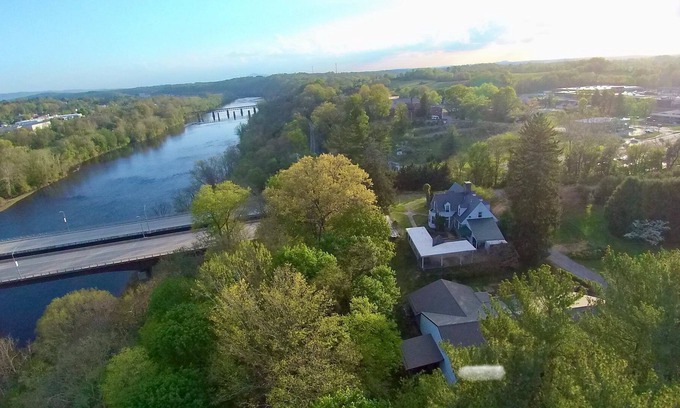 Radford Bed & Breakfast | Nesselrod on the New