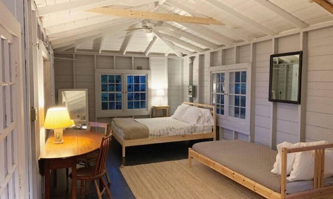 Phippsburg Cottage | Nest del Mar-Gorgeous Classic Camp on the Ocean