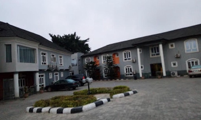 Ibadan Cabin | Nest Spa And Suites - Standard Executive