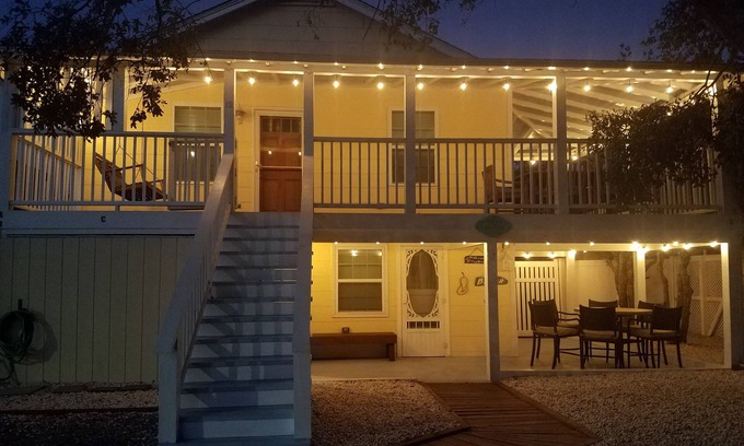 Wrightsville Beach Cottage | Nestled between the BEACH & BANKS CHANNEL- walk to PIER, RESTAURANTS & GROCERY!