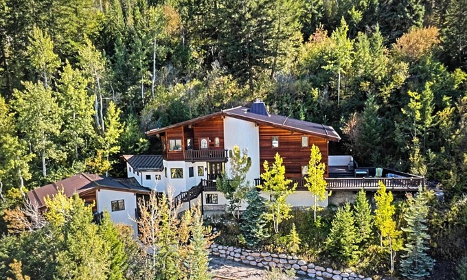 Eagle-Vail House | Nestled btw Vail & Beaver Creek, up to 27 people, golf, pickleball, trails close