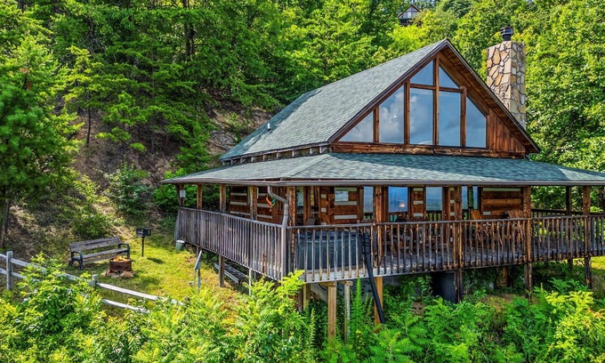 Gatlinburg - Pigeon Forge Cabin | "Nestled in the mountains" for privacy and unbelievable views .