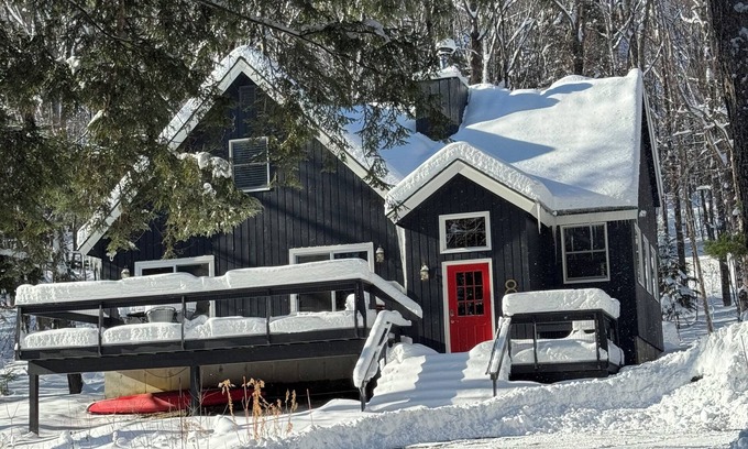 Wilmington House | Nestled in the Woods of Chimney Hill-Very Close to Wilmington VT/Mt Snow