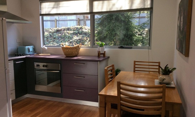 Ulverstone Apartment | Nestled on the picturesque Leven River