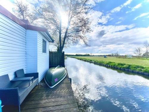 Onderdijk House | Nettes Ferienhaus in Wervershoof mit Terrasse, Garten und Grill