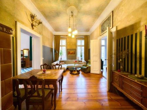 Friedrichshain-Kreuzberg Apartment | -NEU- Vintage-Flair in Kreuzberg