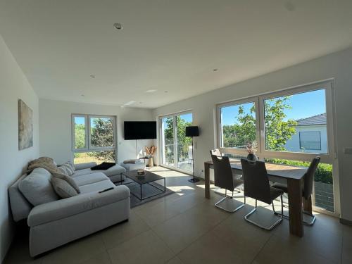 Muldestausee Apartment | neue 90qm Ferienwohnung mit 3 Schlafzimmern in Seenähe