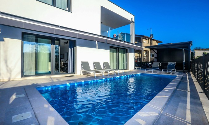 Vrvari Villa | Neue Moderne 4 Sterne Villa mit Pool in Porec-5 min vom Strand